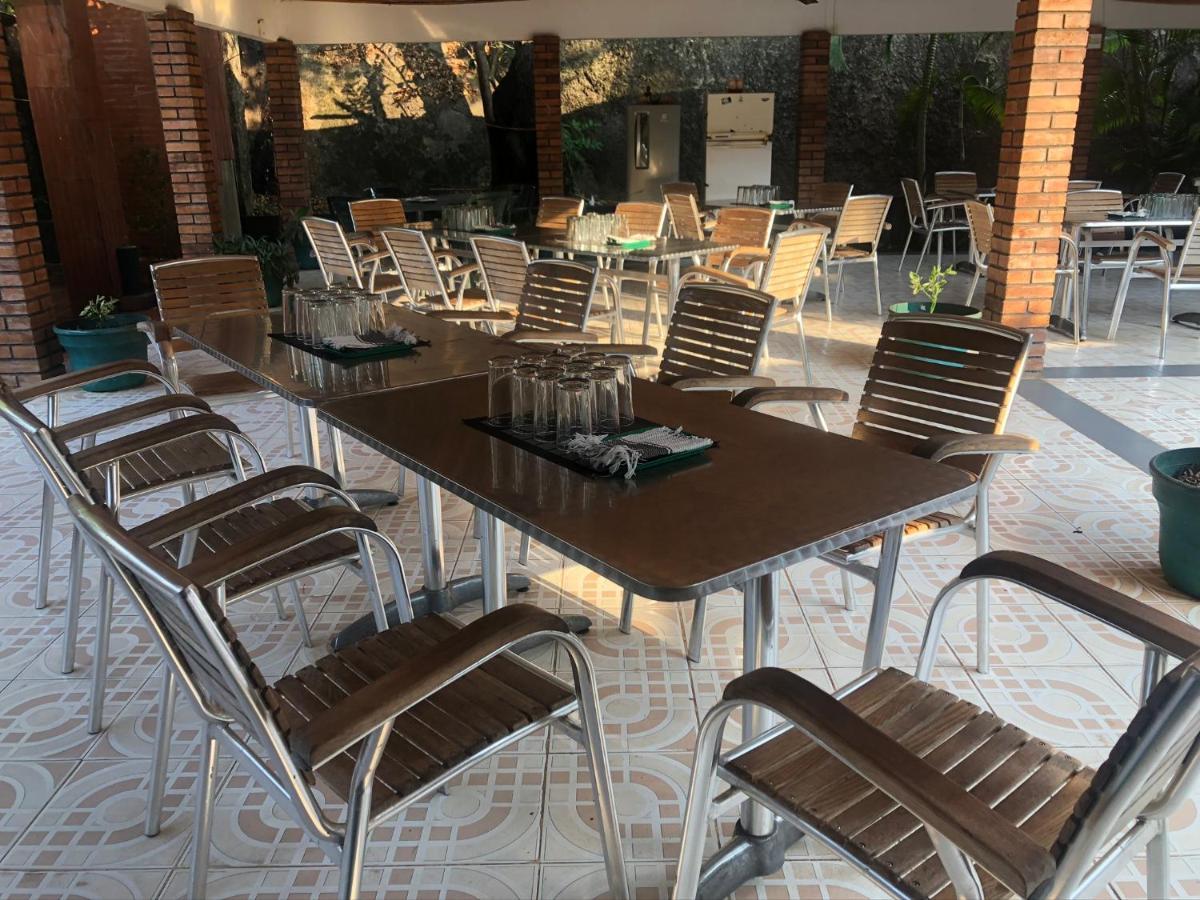 Hotel El Lago Puerto Carreno 外观 照片